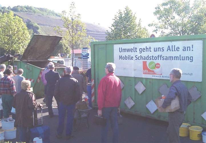 Alte Farben und sonstige Problemabfälle gehören zum Schadstoffmobil. Im Mai geht´s wieder los. KV-AW