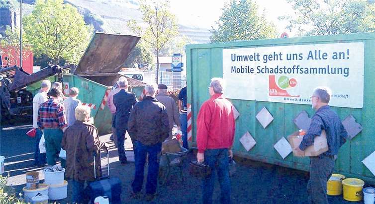 Alte Farben und sonstige Problemabfälle gehören zum Schadstoffmobil. Anfang Mai geht´s wieder los. KV-AW