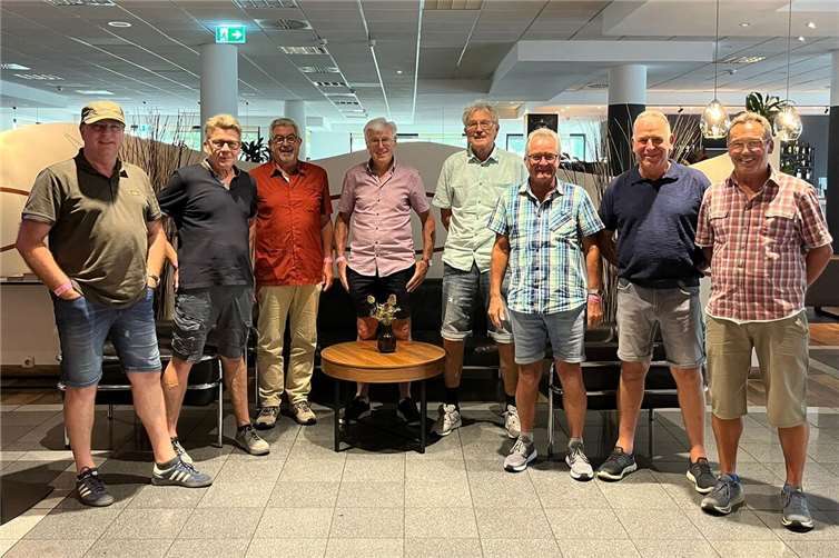 Alte Herren auf Tour in Oberhausen.Foto: privat