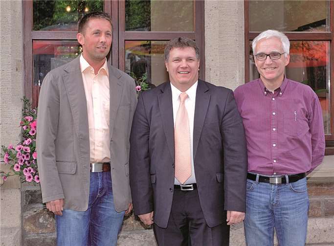 Rüdiger Fuhrmann als Ortsbürgermeister vereidigt Altenahr neuer Ortsbürgermeister Rüdiger Fuhrmann und die Beigeordneten Maik Raths (l.) und Heiner Hicking (r.). SES