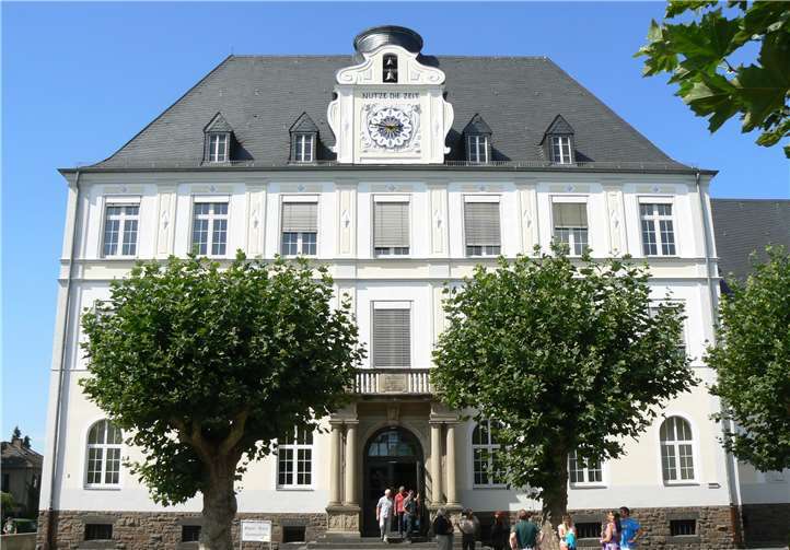 Alter Eingang des Rhein-Wied-Gymnasiums.