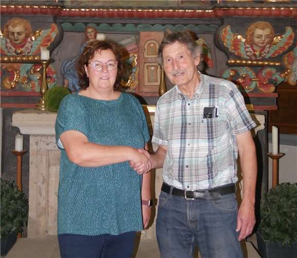 Alter Vorsitzender und neue Vorsitzende: Dr. Wolfgang Zäck übergab den Vereinsvorsitz an Sandra Dietrich-Fuchs und wünschte ihr ein glückliches Händchen.