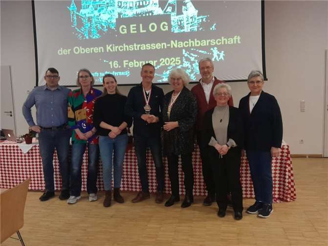 Alter und neuer Schöffenstuhl Michael Johannknecht, Astrid Boos, Clara Drolshagen, Amtmann Michael Rix, Gisela Kern, Peter Schmitz, Andrea Schuh und Gudrun Altenhofen. Es fehlt Anne Weyer. Foto: privat