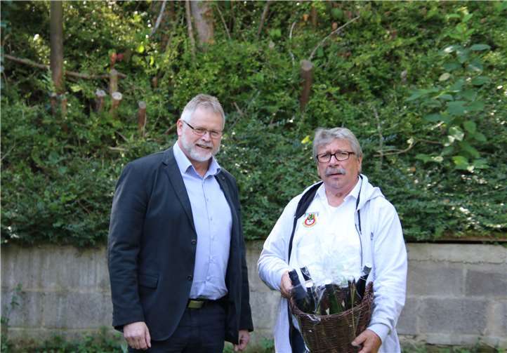 Alter und neuer Vorsitzender.