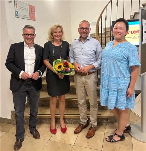 Alter und neuer Vorsitzender Martin Lips (2.v.r.) mit seinen zukünftigen Stellvertreter:innen Sonja Cui (re.) und Dr. Thorsten Rudolph, MdB und der Landtagsabgeordneten Dr. Anna Köbberling. Foto: SPD Koblenz-Süd / Martin Schlüter