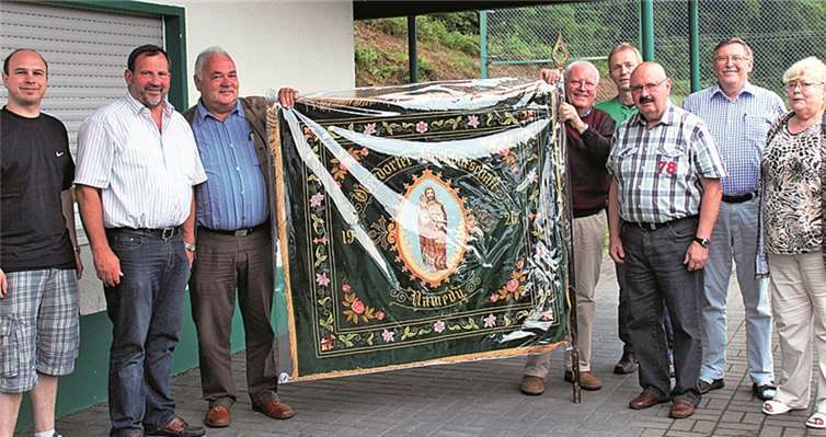 Alter und neuer Vorstand der Namedyer Nachbarschaft. privat