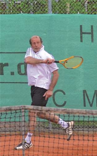 Altinternationaler Helmut Richter mit den Herren 55 mit Platz 3 in der C-Klasse.