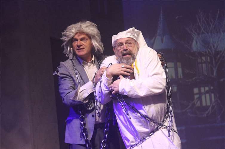 Am 1. Dezember 2023 gibt es in der Stadthalle Lahnstein das Weihnachtsmusical Scrooge. Quelle: Whynot.events