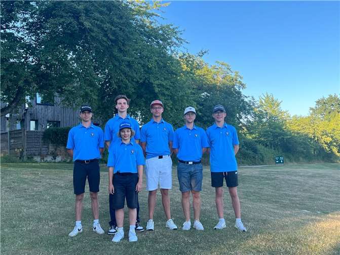 Am 1. und 2. Juli ging es für die Jungen Mannschaft AK 18 des GC Rhein-Wied e.V. zum Regionalfinale nach Trages. Foto: privat