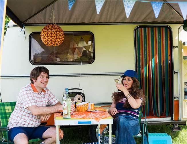 Am 10. Oktober bringt die Freie Bühne Neuwied den „Campingplatz Sardella“ in die Bendorfer Stadthalle. Foto: Kai Myller