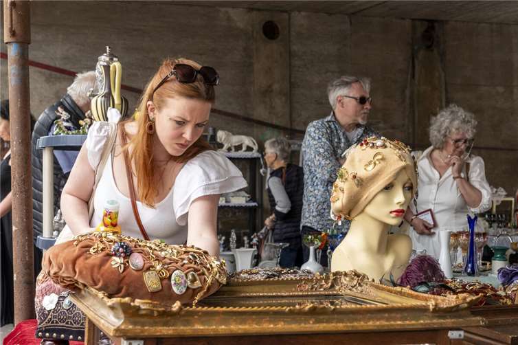 Am 10. und 11. Mai findet der traditionelle Antik- und Trödelmarkt in Linz statt. Foto: Creativ Picture, Heinz-Werner Lamberz