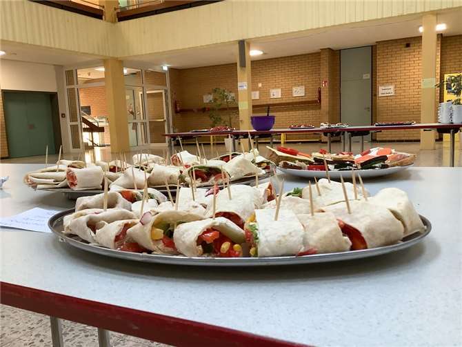 Am 11. Oktober 2024 stand an der EGS ein besonderes Ereignis an: das traditionelle „HERBSTfrühstück“, das den Abschluss der Projekttage und den Beginn der Herbstferien markierte. Foto: privat