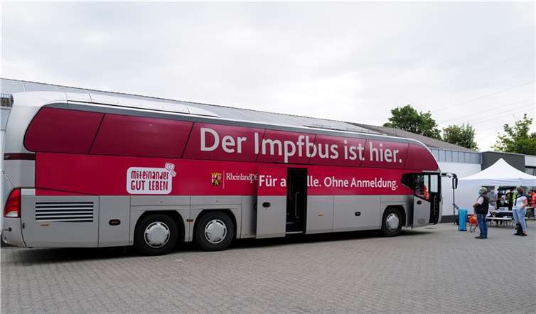 Am 11. Oktober werden von 8 bis 16 Uhr am RheinMoselCampus Koblenz in der Konrad-Zuse-Straße 1 und am 12. Oktober ebenfalls von 8 bis 16 Uhr am RheinAhrCampus Remagen in der Joseph-Rovan-Allee 2 sowohlErst- als auch Zweitimpfungen angeboten.Quelle: Hochschule Koblenz