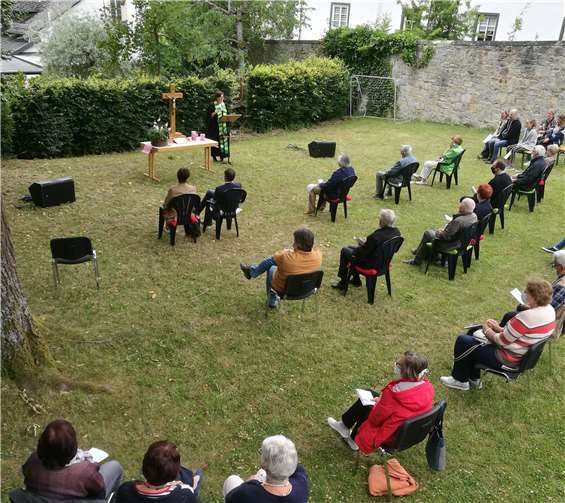 Am 12. Juli findet um 11 Uhr wieder ein Gottesdienst im Kirchgarten in Adenau statt.Foto: privat