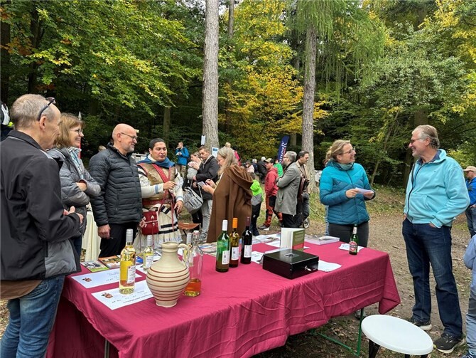 Am 12. Oktober herrschte am Römerturm in Sayn reges Treiben.  Foto: privat