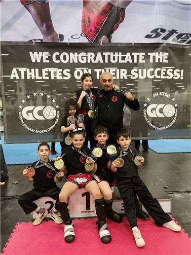 Am 13. April 2024 reiste das Alpha-Gym Kickboxen e.V zum „Fibo Cup“ der WKU nach Köln und trat mit insgesamt sechs Kämpfern in den Kategorien Leichtkontakt und „Kicklight“ an. Foto: privat