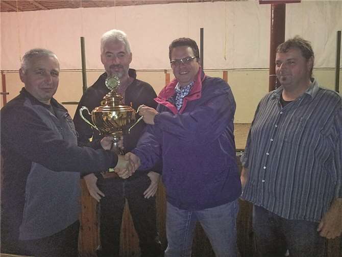 Am 13. Oktober geht es beim Abschlussschießen wieder um den begehrten Wanderpokal.privat