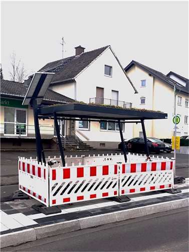 Am 14. März fuhr ein Linienbus bei einem Ausweichmanöver in die Haltestelle Raiffeisenbank und zerstörte sie vollständig.  Foto: SPD-Fraktion Wachtberg