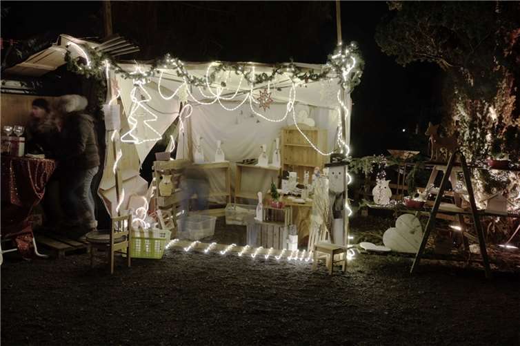 Am 16. Dezember öffnet im Pfarrgarten der Pfarrgemeinde St. Cyriakus wieder der Feuerzauber.  Foto: privat