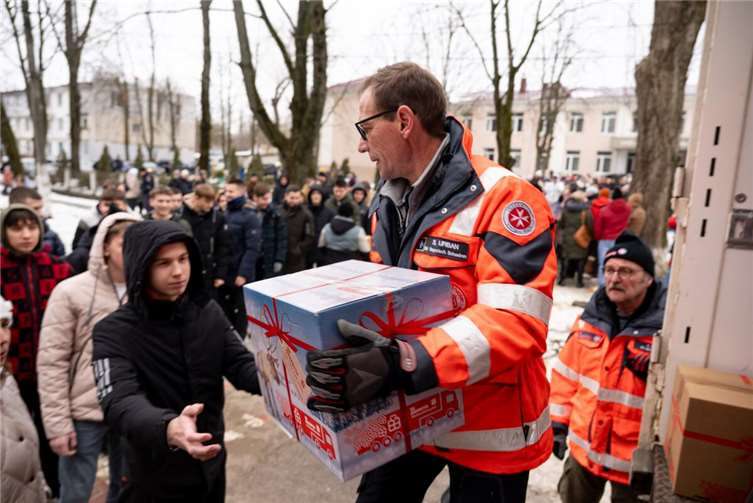 Am 16. November fällt der Startschuss für die Johanniter-Weihnachtstrucker-Aktion 2024. Foto: Johanniter-Unfall-Hilfe e.V.