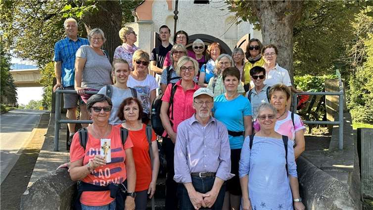 Am 16. September begaben sich 22 Frauen und Männer bei strahlendem Sonnenschein und sommerlichen Temperaturen auf den Pilgerweg von Andernach nach Fraukirch. Foto: privat