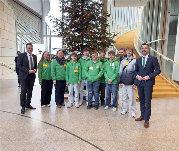 Am 17. Dezember ging es für die Schüler- und Jungschützen der St. Sebastianus Schützenbruderschaft Ersdorf-Altendorf in den Landtag nach Düsseldorf. Foto: privat