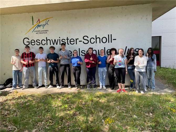 Am 17. Juni 2025 war es wieder soweit: Das „France Mobil“ besuchte die Geschwister-Scholl-Realschule plus Andernach. Foto: privat