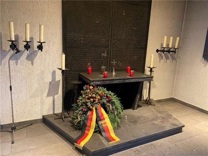 Am 19. November 2023 fand in der Friedhofskapelle eine Gedenkfeier zum Andenken an die Opfer von Gewalt und Krieg aller Nationen statt, Foto: privat