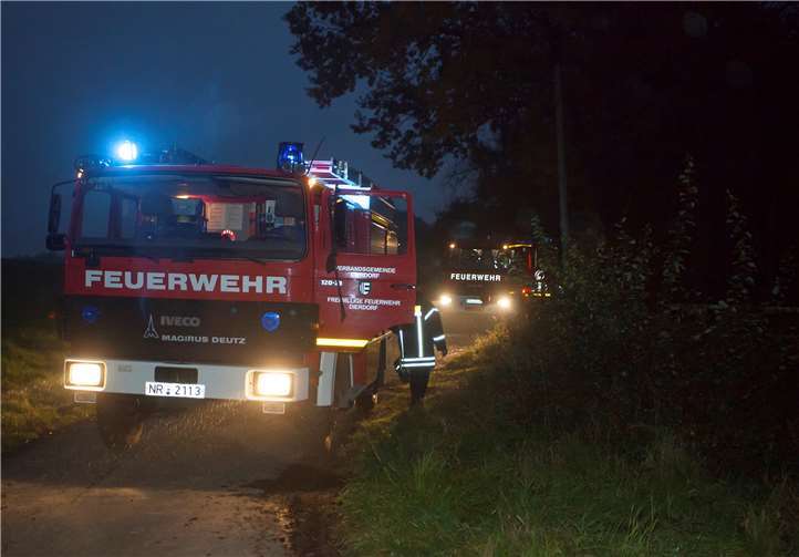 Am 2. Januar 2021 um 21:13 Uhr kam die Alarmierung der Leitstelle Montabaur zu einem Brand einer Hütte im Bereich der Iserstraße in Kleinmaischeid.Foto: Feuerwehr der VG Dierdorf