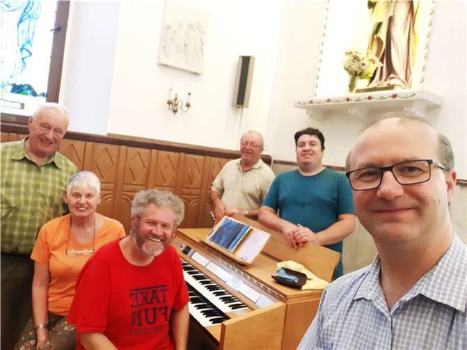 Am 20. August 2023 veranstaltete die Dreifaltigkeitskirche Weißenthurm einen Dankgottesdienst für die lebenden und verstorbenen Helferinnen und Helfer der Hilfstransporte des ehemaligen Dekanates Andernach-Bassenheim. Foto: privat