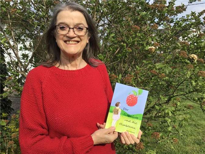 Am 20. August wird Sigrid Vollstedt im Café sofa, in Meckenheim, Hauptstraße 59, aus ihrem Buch „Der LiebeGott und die Himbeeren“ lesen. Foto: privat