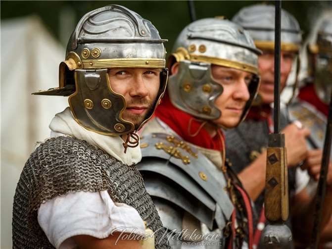 Am 20. und 21. Juli findet wieder das Römerfest in den Erlebniswelten Grubenfeld statt.  Foto: Tobias Nettekoven Fotografie