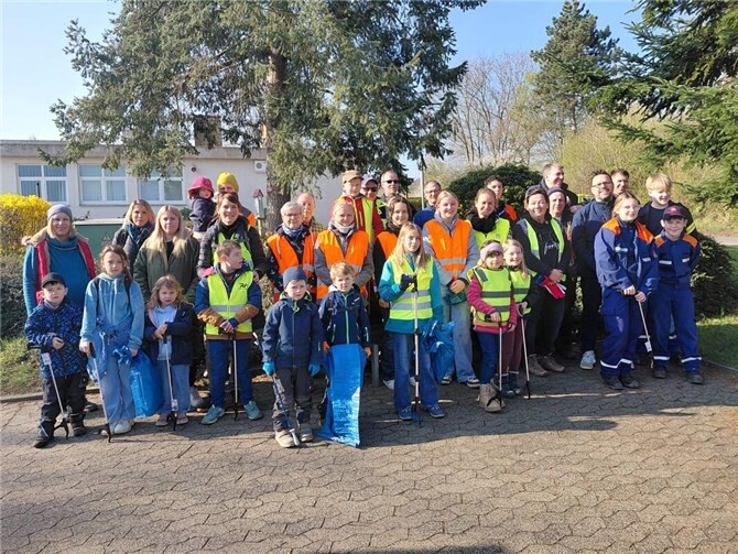 Am 21. März hatte die Arbeitsgemeinschaft der Ortsvereine Merzbach/Neukirchen e.V. wieder wie seit vielen Jahren zur jährlichen Müllsammelaktion unter dem Motto „Umweltspürnasen unterwegs“ aufgerufen Foto: privat