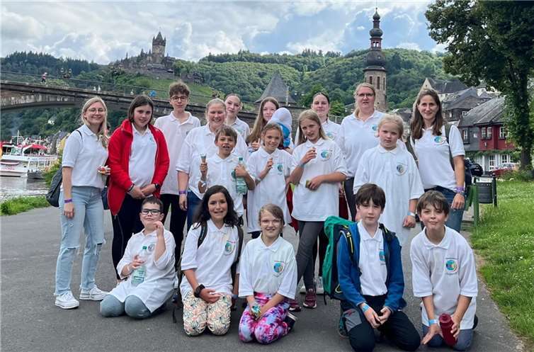 Am 22. Juni stellten sich zwei JRK-Gruppen des Ortsvereins Weibern den Aufgaben des Bezirkswettbewerbs, der in diesem Jahr in Cochem stattfand. Foto: privat