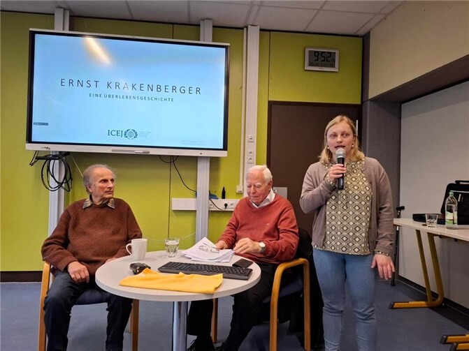 Am 25. Februar war an der August-Horch-Schule BBS Andernach ein besonderer Gast zu Besuch: der Holocaustüberlebende Ernst Krakenberger, der den Lernenden der drei Klassen der Berufsfachschule 1 sowie der Berufsoberschule 2 von seiner bewegenden Lebensgeschichte berichtete. Begleitet wurde er von Udo und Ursula Winkler, die den Besuch vermittelten. Foto: privat