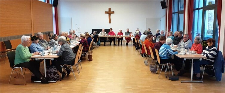 Am 25. November folgten 46 Senioren der Einladung. Natürlich gab es wieder viel zu erzählen, denn der Austausch von Neuigkeiten aus Andernach gehören zu jedem Treffen dazu. Foto: privat