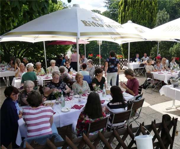 Am 3. Juli 2020 feierte der Verein nach einer Rundwanderung im Landgasthof Korns Mühle mit über 60 haupt- und ehrenamtlich Mitarbeitenden. Foto: Hospizverein