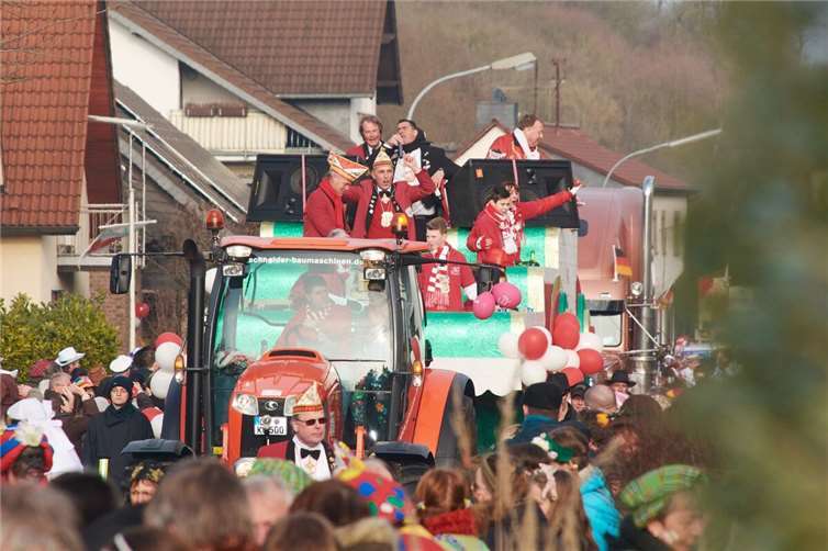 Am 3. März zieht der legendäre Rosenmontagszug mit 42 Zugnummern und über 1.200 Teilnehmerinnen und Teilnehmern durch die Straßen und bringt zehntausende Jecken in Feierlaune. Foto: privat