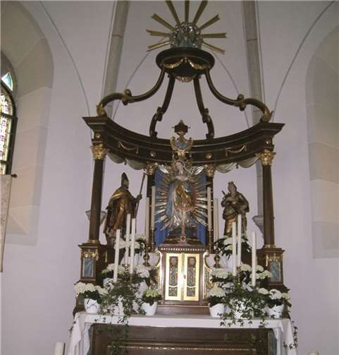Am 3. Mai findet die Maiandacht mit Kirchenchor in Gering statt.privat