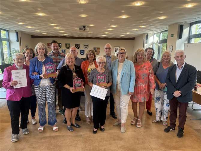 Zehnthaus e.V. gewinnt ersten Platz beim Heimat-Preis Am 3. September 2025 wurde in Swisttal zum zweiten Mal der Heimat-Preis Nordrhein-Westfalen vergeben. Foto: Gemeinde Swisttal