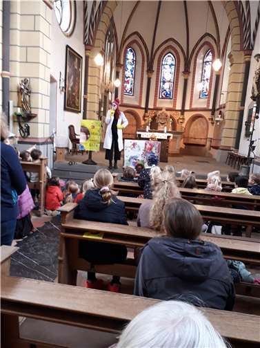 Am 30. Oktober empfing die Katholische Öffentliche Bücherei St. Petrus in Lüftelberg eine renommierte Autorin als Gast. Foto: privat