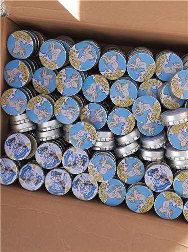 Am 5. Oktober möchte Pro R(h)einheit Andernach in der Fußgängerzone vor dem Weltladen in Andernach Klick-Klack-Aschenbecher verschenken. Foto: privat