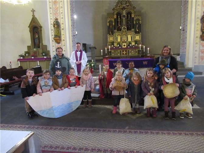 Am 6. Dezember fand in der St. Arnulf Kirche in Nickenich ein besonderer Wortgottesdienst statt, an dem die Kinder der Kita St. Arnulfus, unter der Trägerschaft der Kita gGmbH Koblenz, teilnahmen. Foto: privat