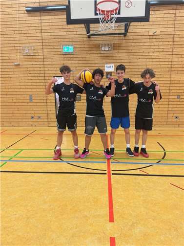 Am 7. Juni 2025 nahmen Noah, Finn N., Finn W. und Yussuf von den DJK Baskets Bendorf am Drei-gegen-Drei-FIBA-Turnier in Neustadt/Wied teil. Foto: privat