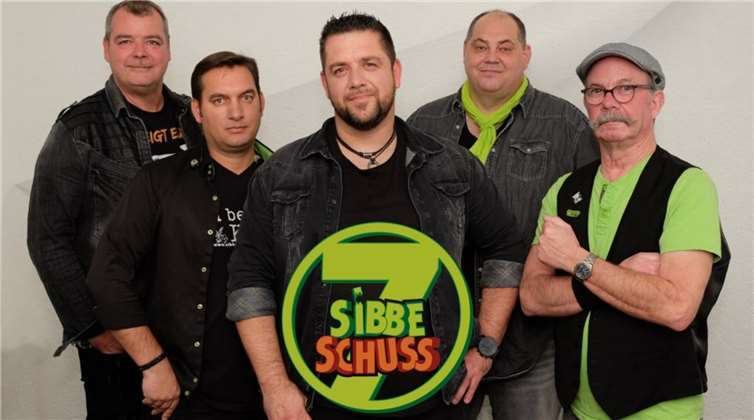 Am 7. Juni um 15 Uhr präsentiert das Autokino Rheinbach ein Autokonzert mit der Band „Sibbeschuss“ live.Foto: Sibbeschuss