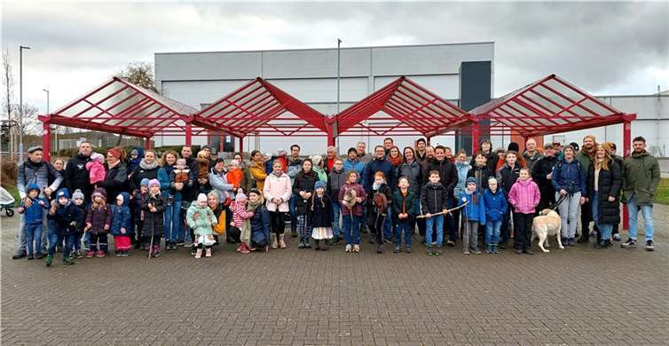 Am 8. Januar trafen sich mehr als 70 Mitglieder der DJK Wernerseck Plaidt zur traditionellen Winterwanderung. Foto: privat