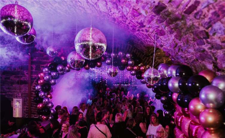 Am 9. Mai ab 20 Uhr startet zum fünften Mal die Party von Mamas Dance Club im Barbarossakeller Sinzig. Foto: privat