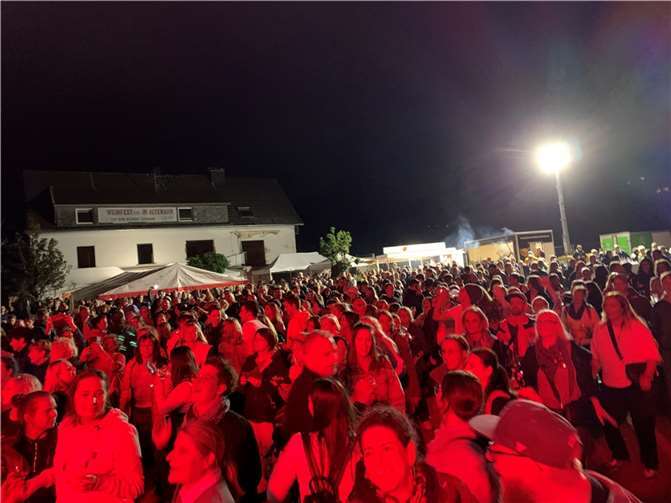 Am Abend war die Party in vollem Gange. Foto: privat