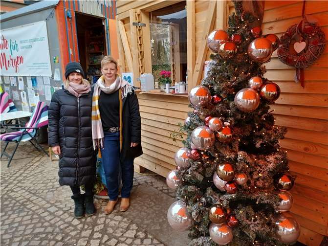 Am Ahrweiler Marktplatz werden seit August Kaffee und Süßigkeiten angeboten- Foto: WITE