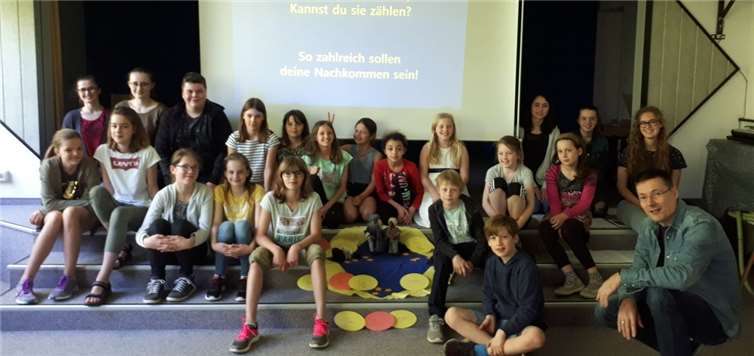 Am Aktionstag fanden sich einige Jungs und Mädels ein, um für das Musical zu proben. Weitere Mitstreiter werden gesucht. privat